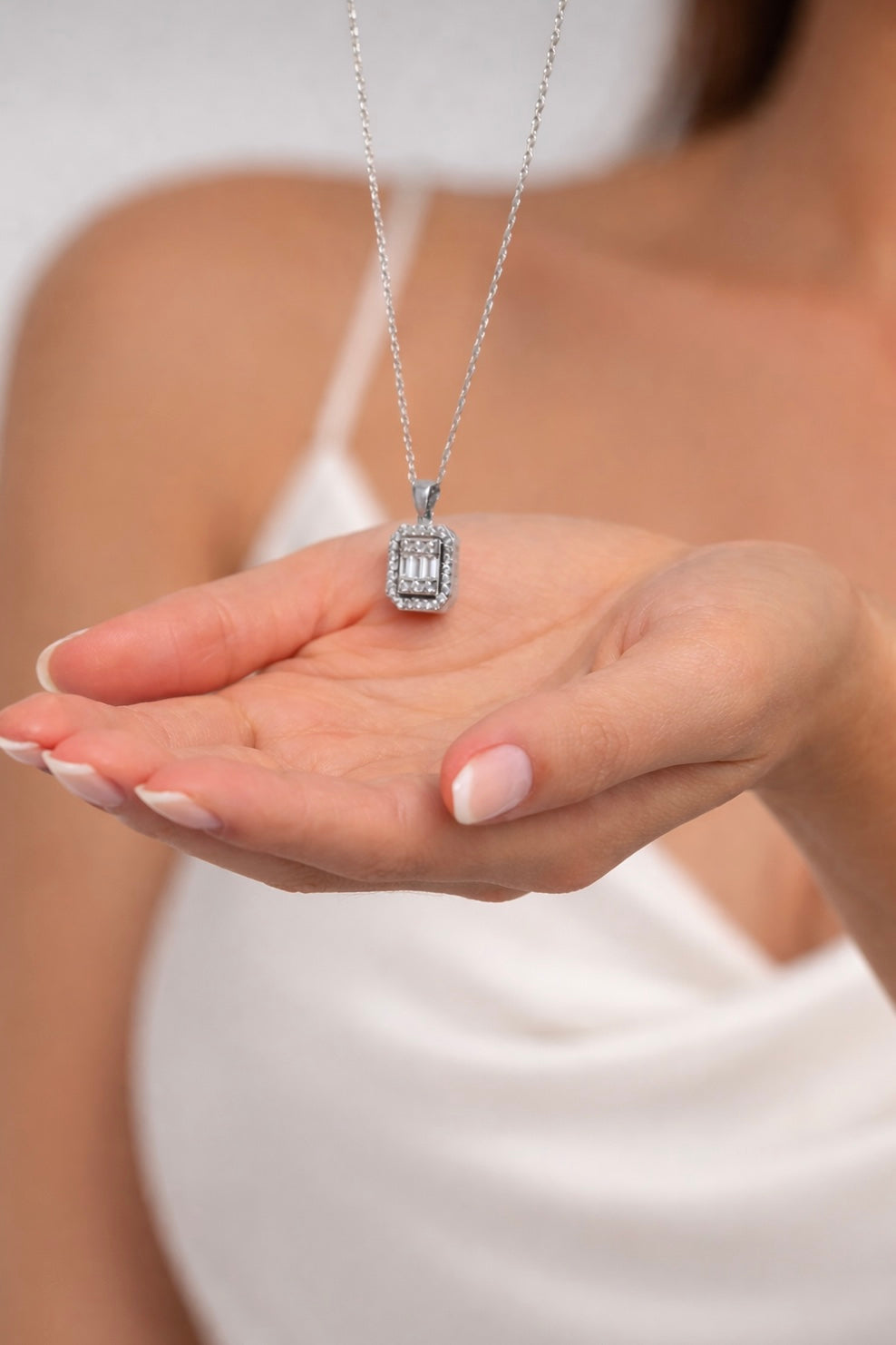 Baget Zirkon Taşlı Kolye