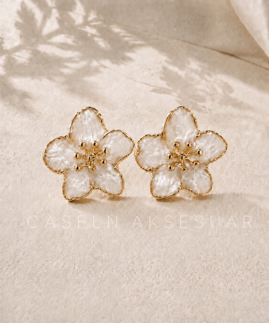 Flower Çelik Krem Çiçek Küpe